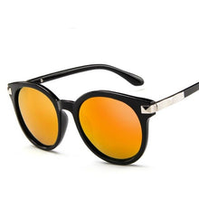 Load image into Gallery viewer, Women sunglasses
