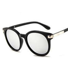 Load image into Gallery viewer, Women sunglasses
