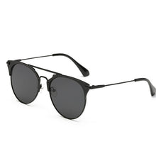 Load image into Gallery viewer, Women sunglasses
